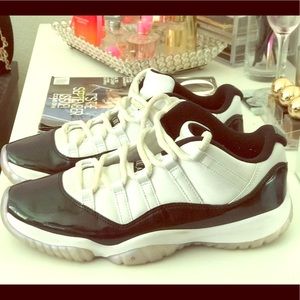 Jordan 11 Retro Low Top Men’s Size 10